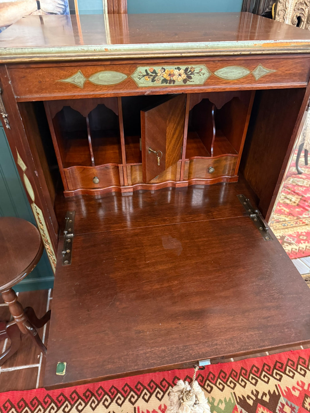 Secretary Desk Drop Front/French Writing Desk Dresser