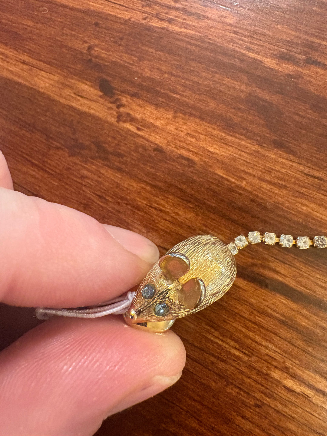 Avon Gold Tone Mouse Pin